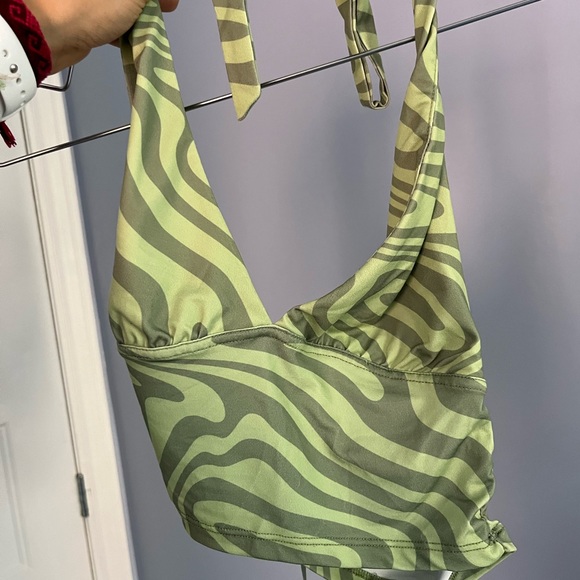 Garage green wavy crop top - Picture 2 of 3